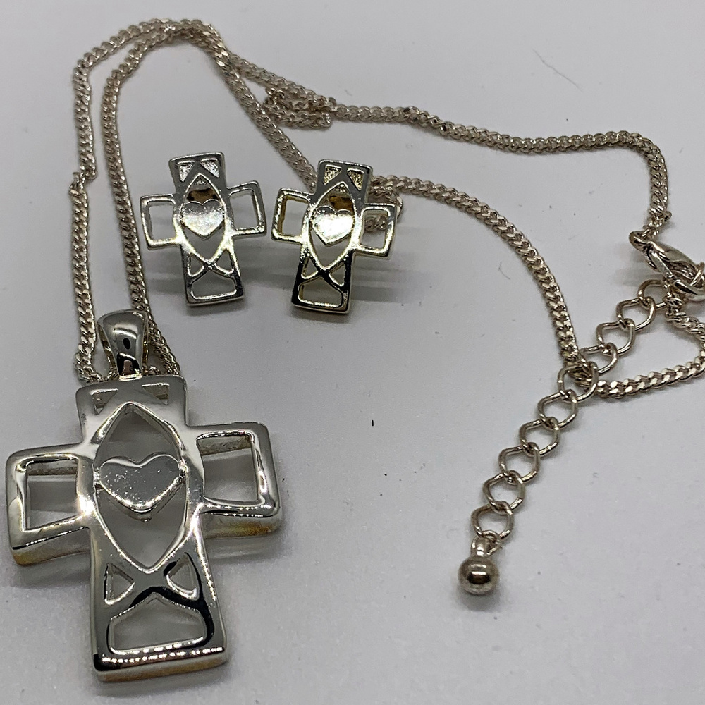 Cross my Heart Necklace and Earring Set NEW